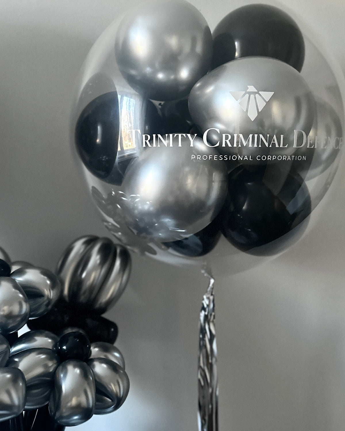 T-Bubble Balloon - Mini Bubble | Black and Chrom Silver