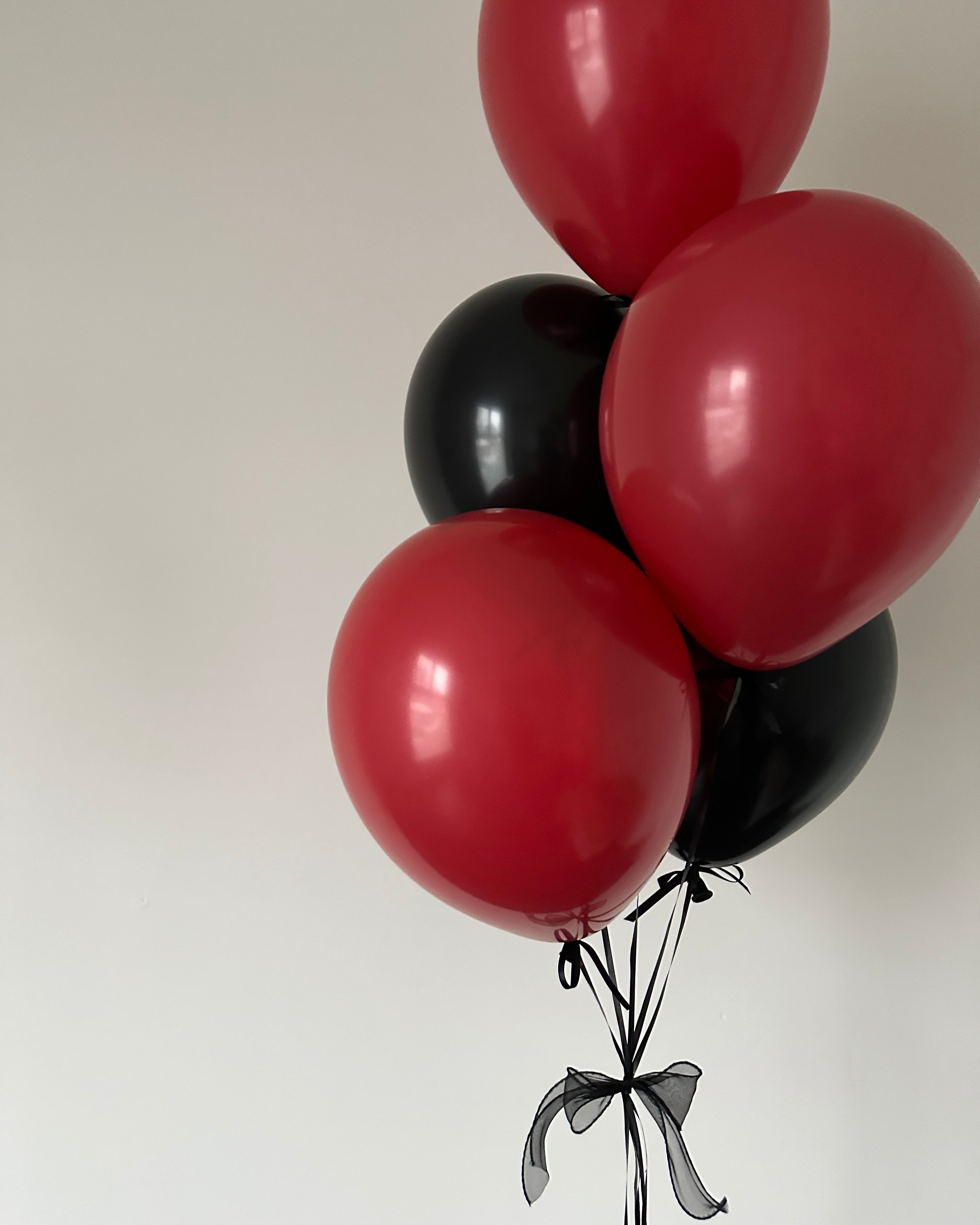 11" Latex Balloon Bouquet | Solid Black & Red