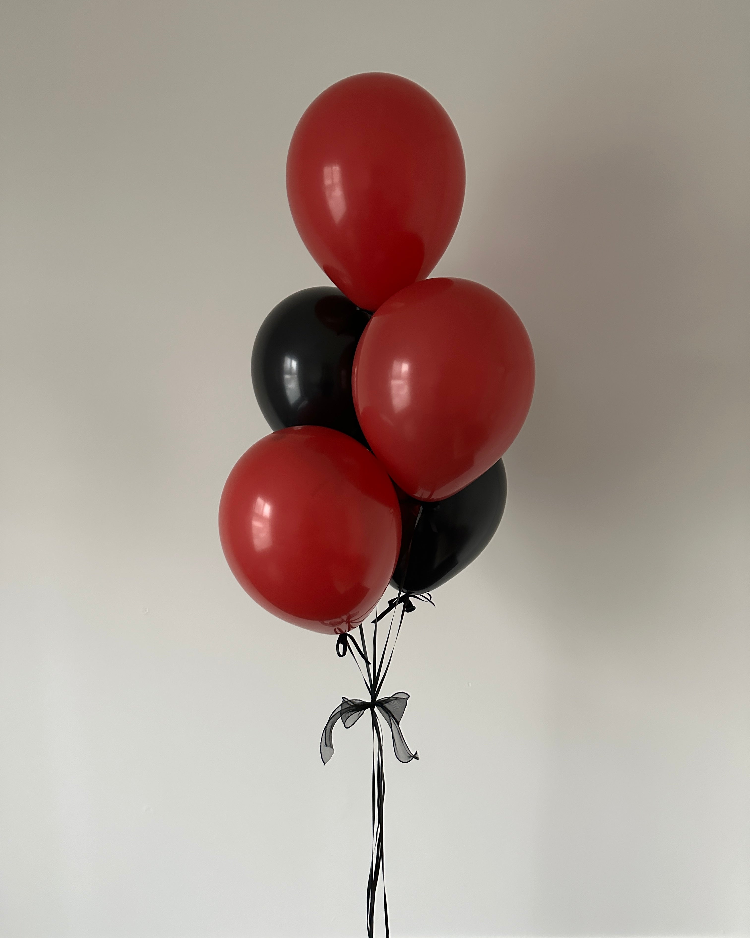 11" Latex Balloon Bouquet | Solid Black & Red