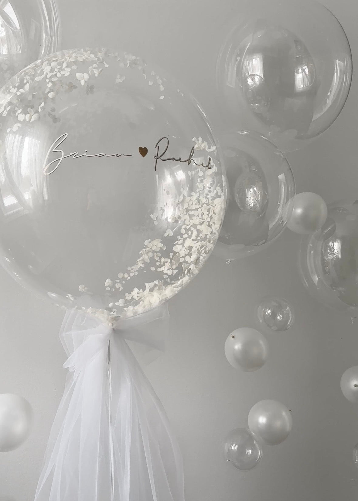 20" Clear Bubble Balloon | White Pearl balloon tail