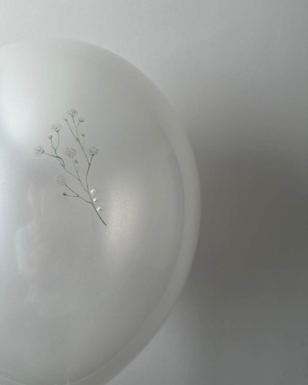 11" Lux Latex Balloon - Pearl Baby’s Breath